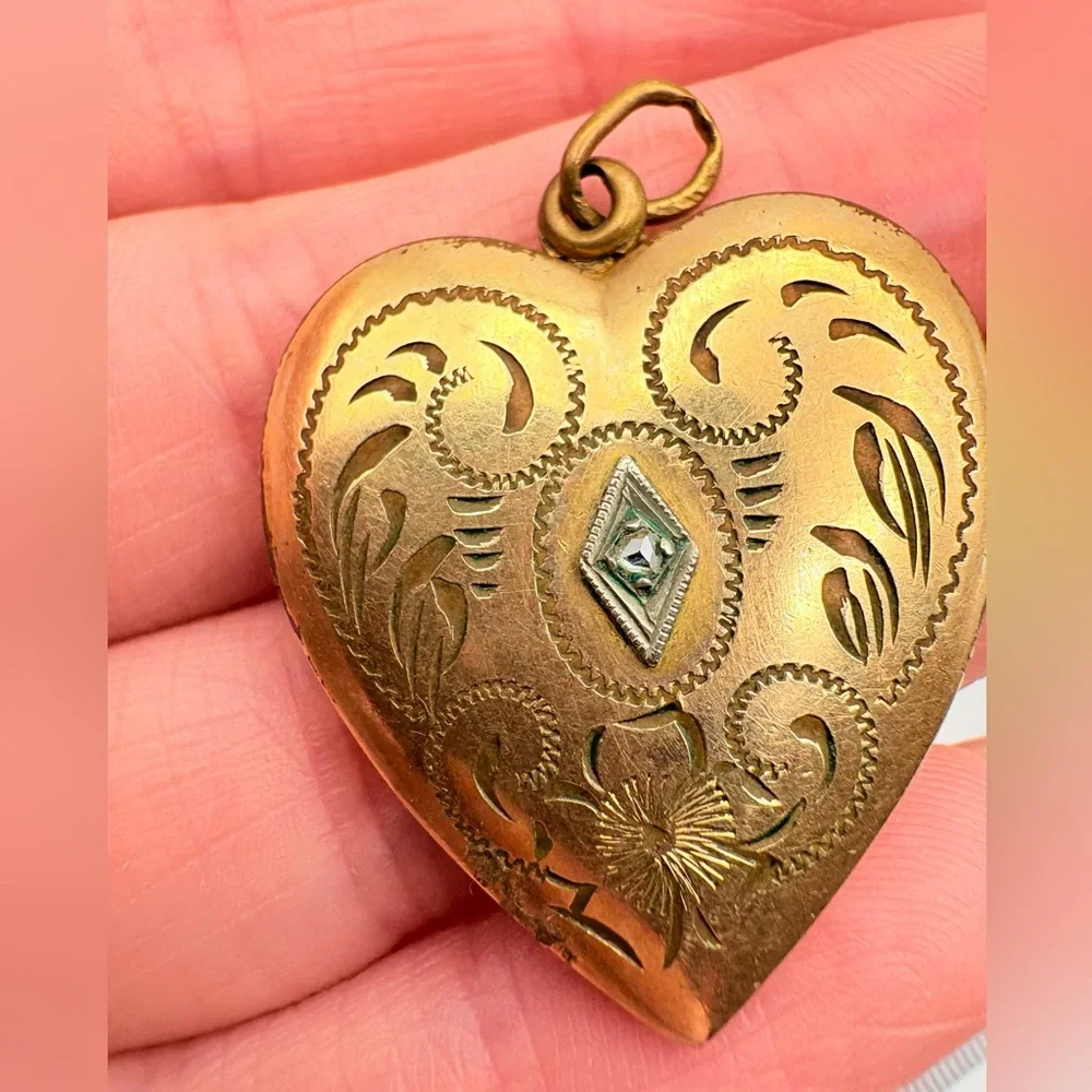 Antique Victorian Gold Filled and Diamond Etched Heart Locket - Picture 4 of 8